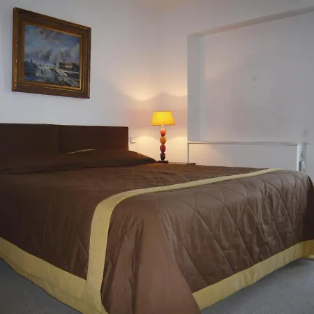 Relais De La Reine Croisette Apartment *